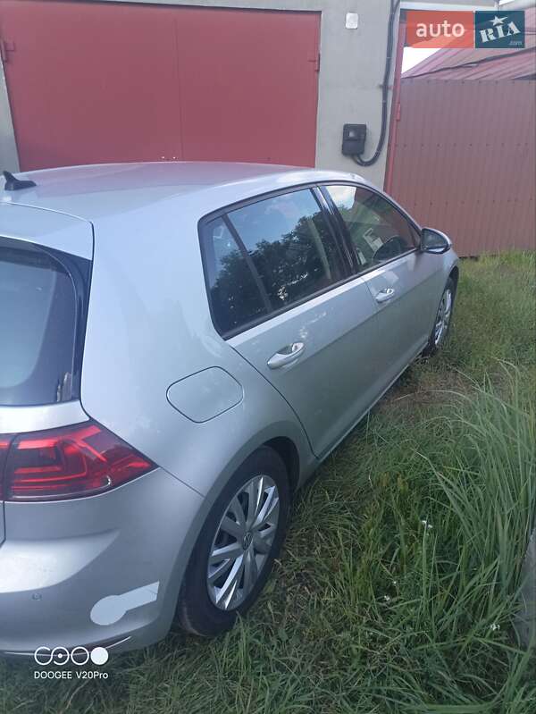 Хетчбек Volkswagen Golf 2015 в Шостці