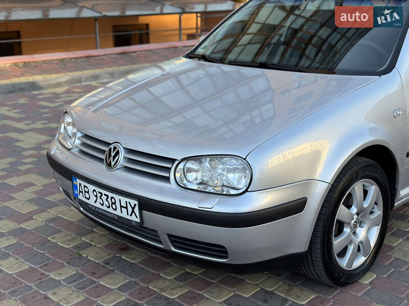 Хетчбек Volkswagen Golf 2001 в Вінниці