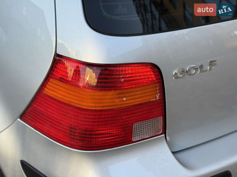 Хетчбек Volkswagen Golf 2001 в Вінниці