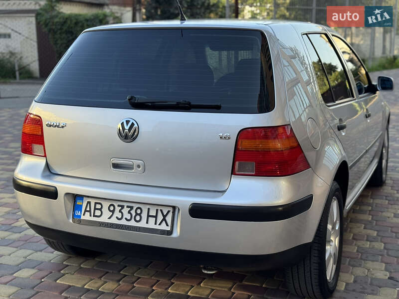 Хетчбек Volkswagen Golf 2001 в Вінниці
