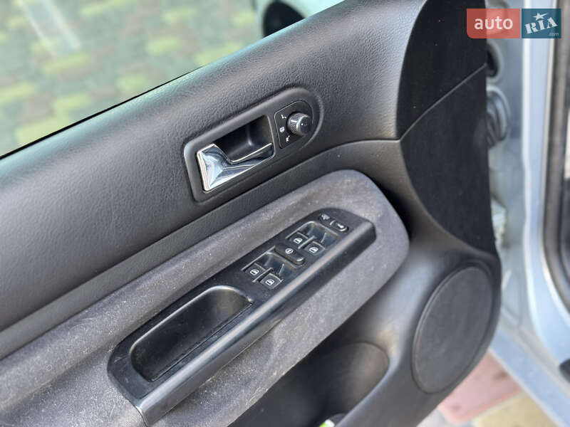 Хетчбек Volkswagen Golf 2001 в Вінниці