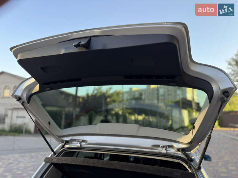 Хетчбек Volkswagen Golf 2001 в Вінниці