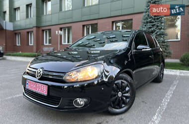 Хэтчбек Volkswagen Golf 2010 в Киеве