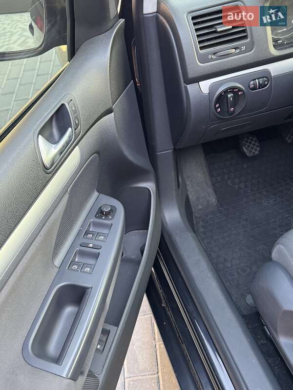 Хэтчбек Volkswagen Golf 2007 в Львове