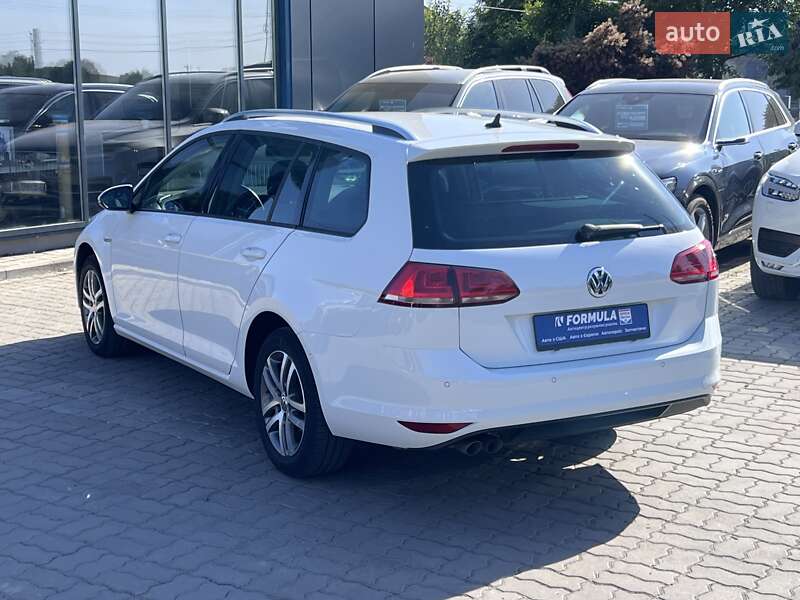 Універсал Volkswagen Golf 2014 в Нововолинську