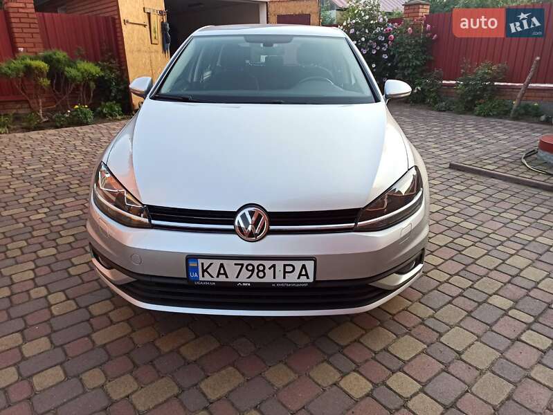 Хэтчбек Volkswagen Golf 2020 в Хмельницком