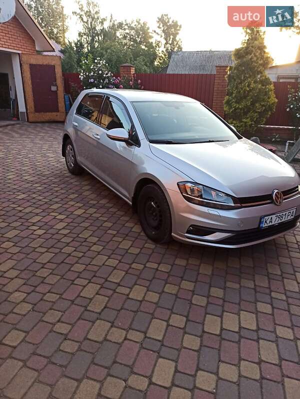 Хэтчбек Volkswagen Golf 2020 в Хмельницком