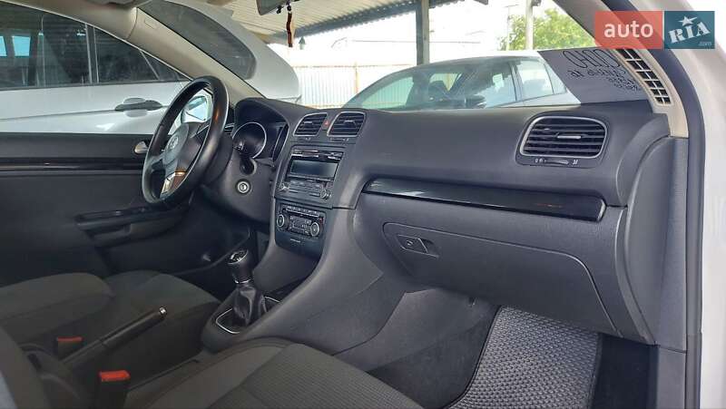 Универсал Volkswagen Golf 2013 в Каменец-Подольском