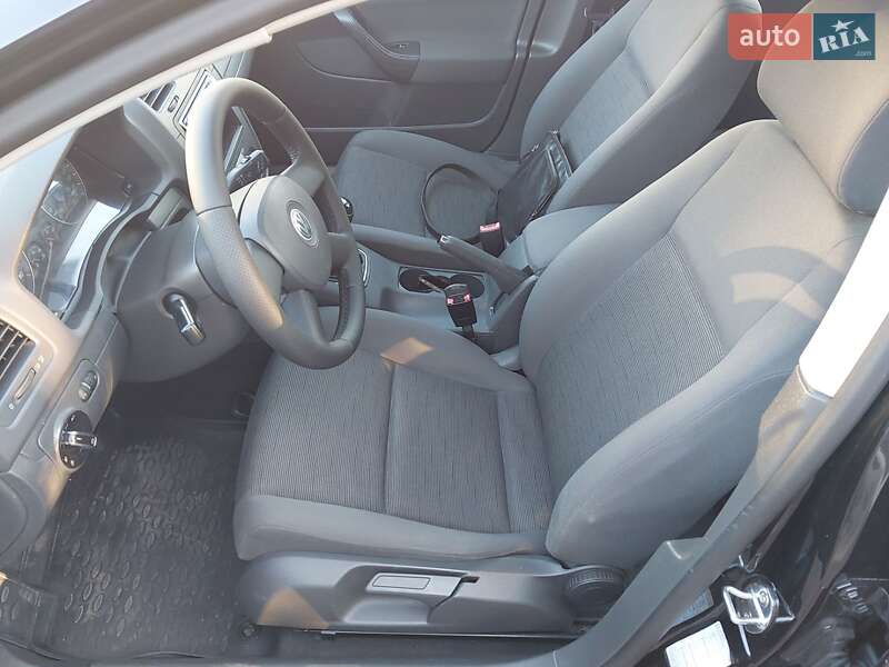 Хетчбек Volkswagen Golf 2005 в Сумах