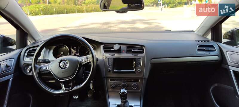 Універсал Volkswagen Golf 2013 в Шепетівці