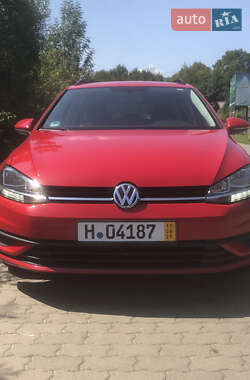 Универсал Volkswagen Golf 2017 в Ужгороде