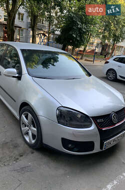 Хетчбек Volkswagen Golf 2006 в Рівному