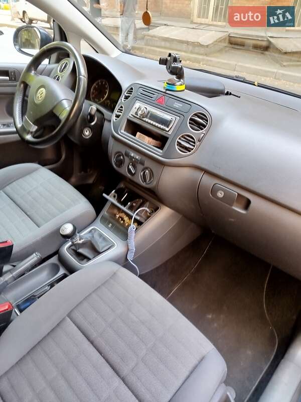 Хетчбек Volkswagen Golf 2007 в Києві