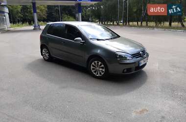 Хэтчбек Volkswagen Golf 2005 в Нежине