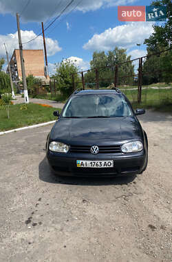 Універсал Volkswagen Golf 2001 в Рокитному
