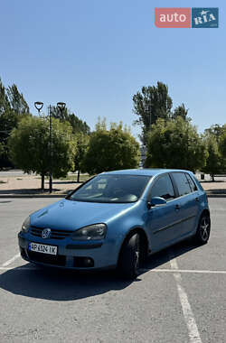 Хэтчбек Volkswagen Golf 2005 в Запорожье