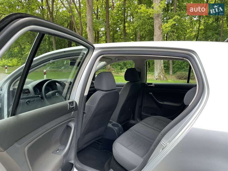 Хетчбек Volkswagen Golf 2008 в Чернігові