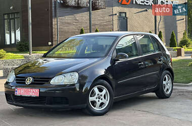Хэтчбек Volkswagen Golf 2005 в Тростянце