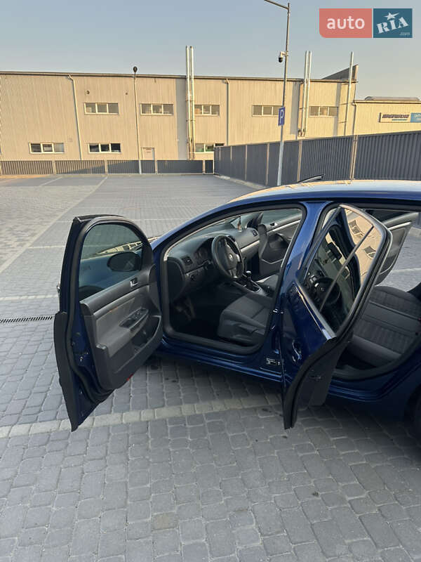 Хетчбек Volkswagen Golf 2007 в Мукачевому