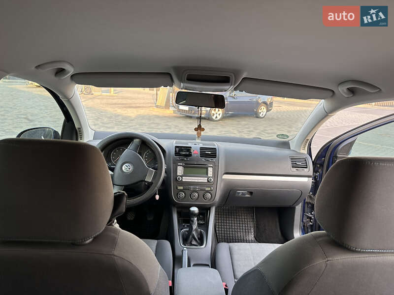 Хетчбек Volkswagen Golf 2007 в Мукачевому