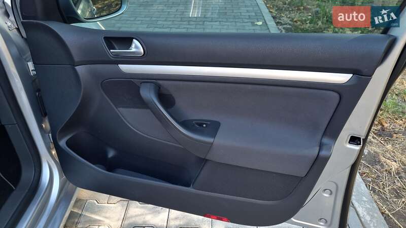 Хетчбек Volkswagen Golf 2008 в Подільську