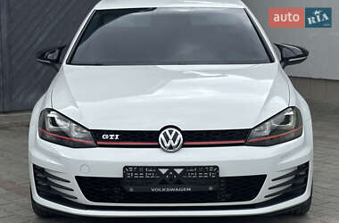Хетчбек Volkswagen Golf 2015 в Дрогобичі