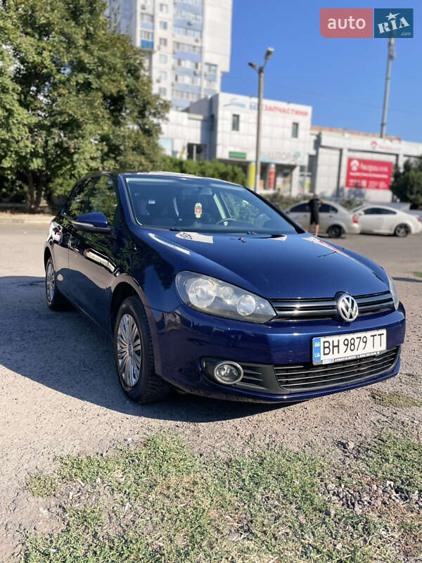 Хэтчбек Volkswagen Golf 2010 в Одессе