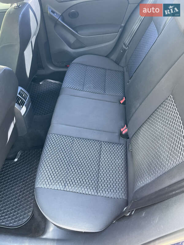 Хэтчбек Volkswagen Golf 2010 в Одессе