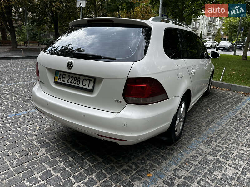 Универсал Volkswagen Golf 2011 в Днепре