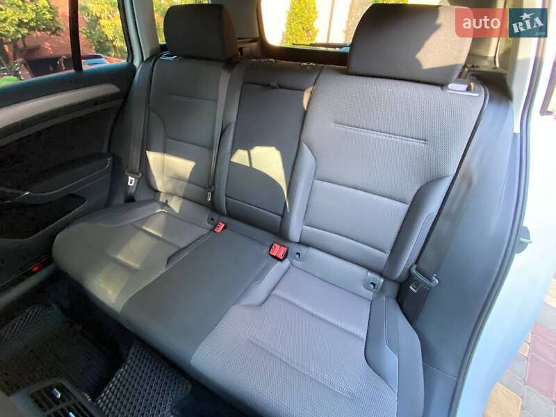 Універсал Volkswagen Golf 2016 в Одесі