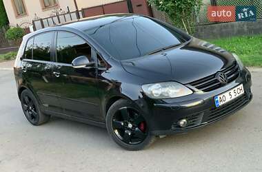 Хэтчбек Volkswagen Golf 2007 в Сваляве