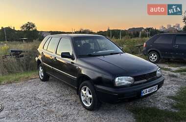 Хэтчбек Volkswagen Golf 1994 в Киеве