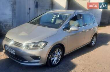 Хэтчбек Volkswagen Golf 2015 в Львове