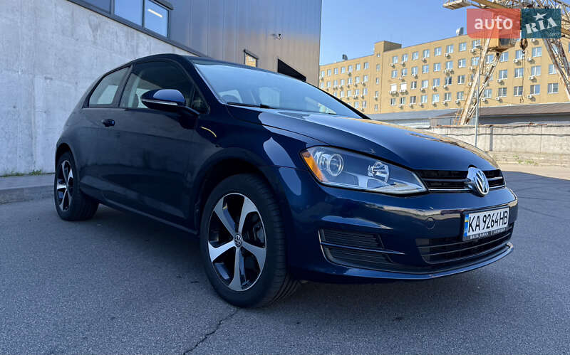 Хэтчбек Volkswagen Golf 2014 в Киеве