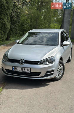 Хэтчбек Volkswagen Golf 2014 в Ровно