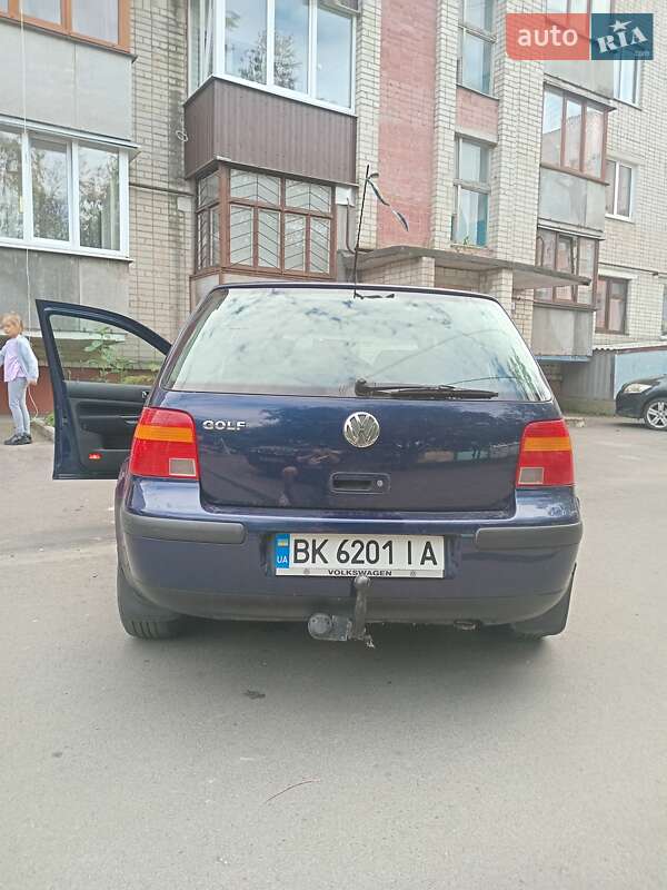 Хетчбек Volkswagen Golf 2002 в Рівному