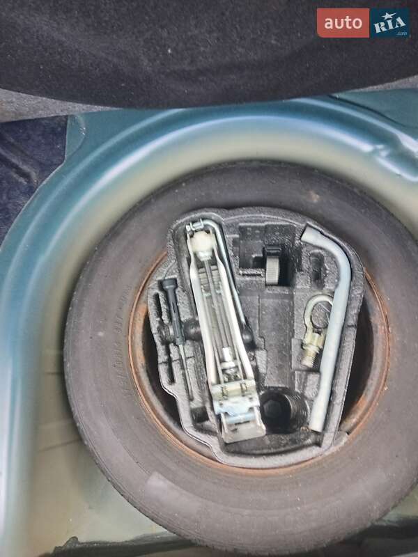 Хетчбек Volkswagen Golf 2002 в Рівному