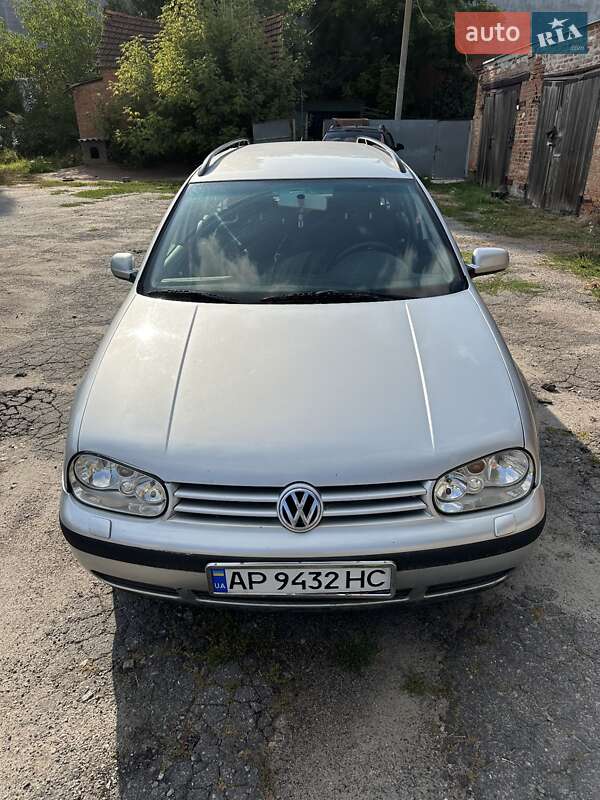 Універсал Volkswagen Golf 2001 в Полтаві