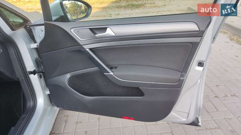 Універсал Volkswagen Golf 2018 в Черкасах