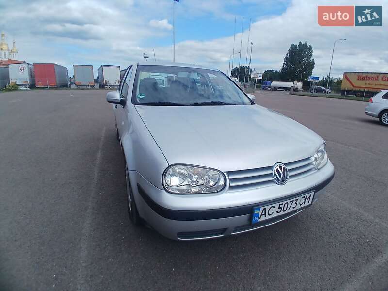 Volkswagen Golf 2003