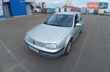 Хэтчбек Volkswagen Golf 2003 в Ковеле