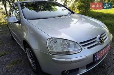Хетчбек Volkswagen Golf 2006 в Звягелі