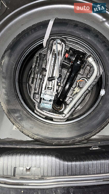 Хетчбек Volkswagen Golf 2003 в Тернополі