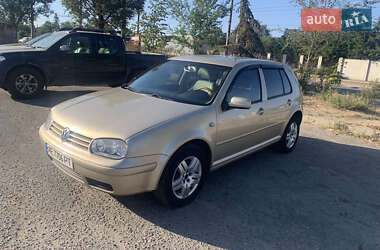 Хэтчбек Volkswagen Golf 2002 в Запорожье