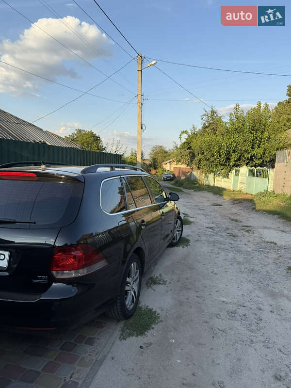 Універсал Volkswagen Golf 2010 в Полтаві