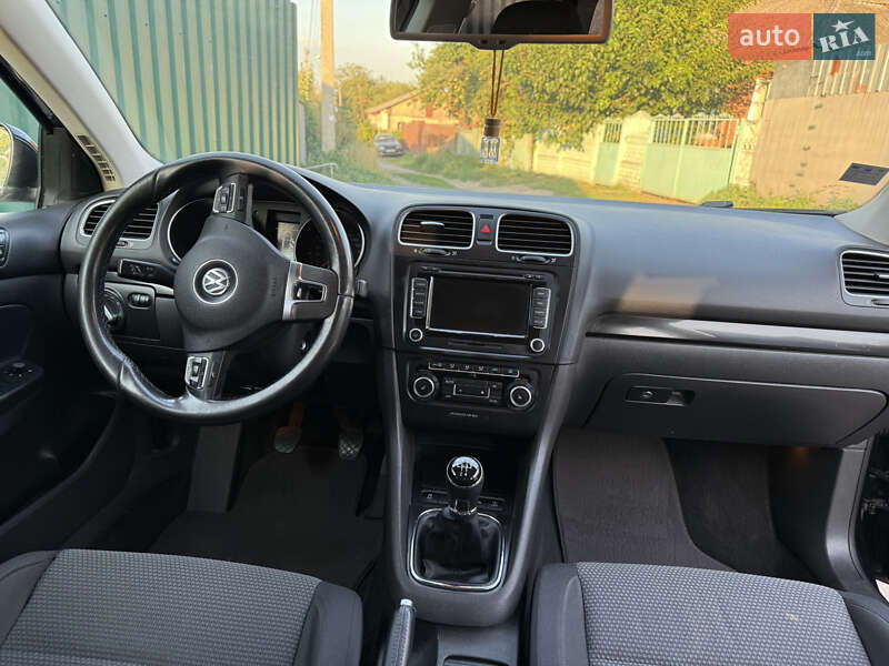 Універсал Volkswagen Golf 2010 в Полтаві
