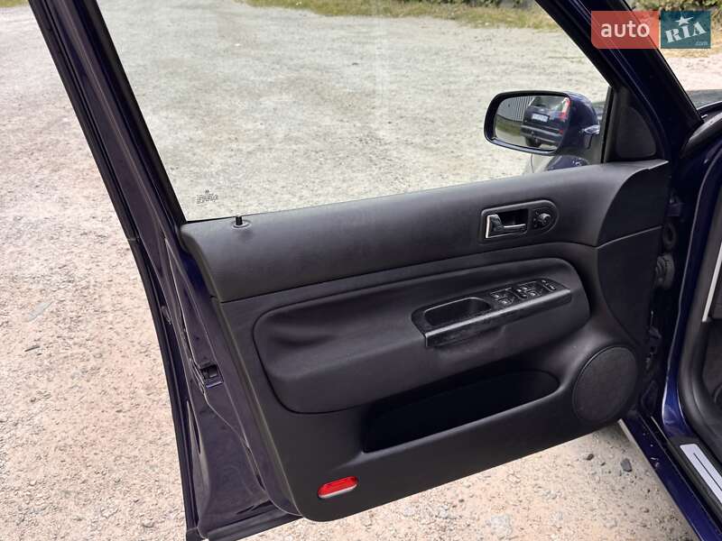 Хетчбек Volkswagen Golf 2003 в Вінниці