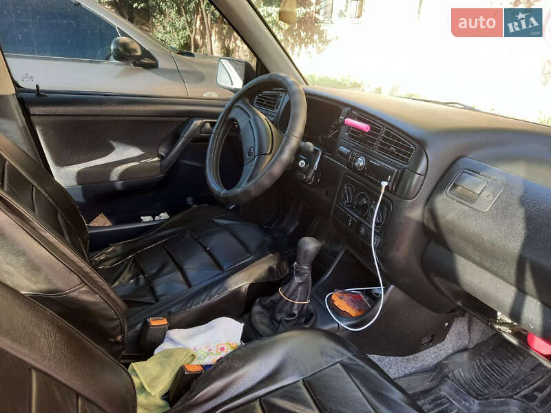 Хэтчбек Volkswagen Golf 1993 в Ивано-Франковске фото 9 Хэтчбек Volkswagen Golf 1993 в Ивано-Франковске