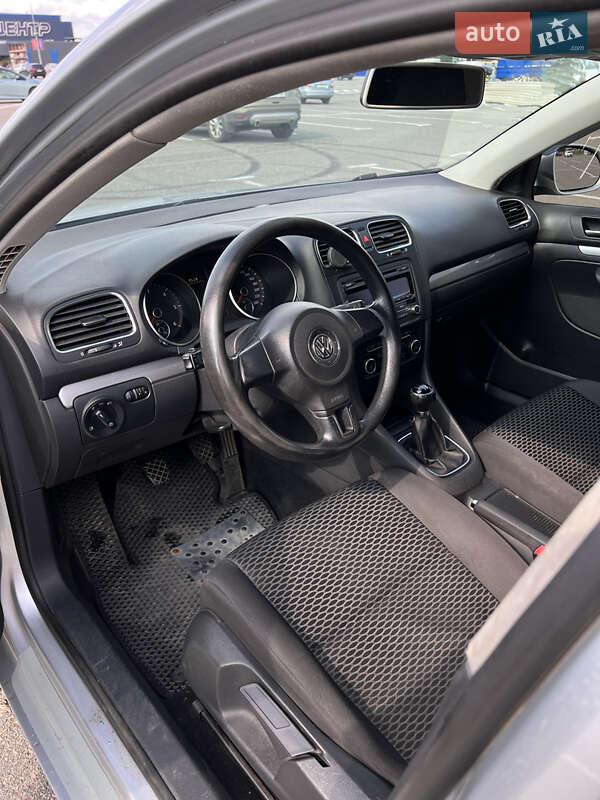 Универсал Volkswagen Golf 2011 в Киеве