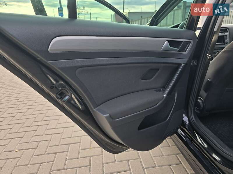 Универсал Volkswagen Golf 2015 в Белой Церкви